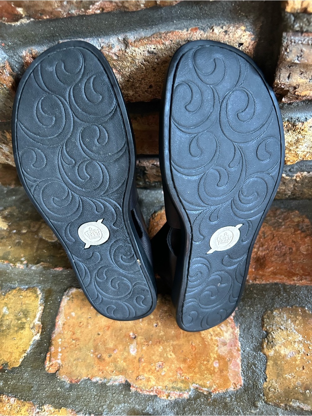 Born Sandals. - Picture 5 of 5